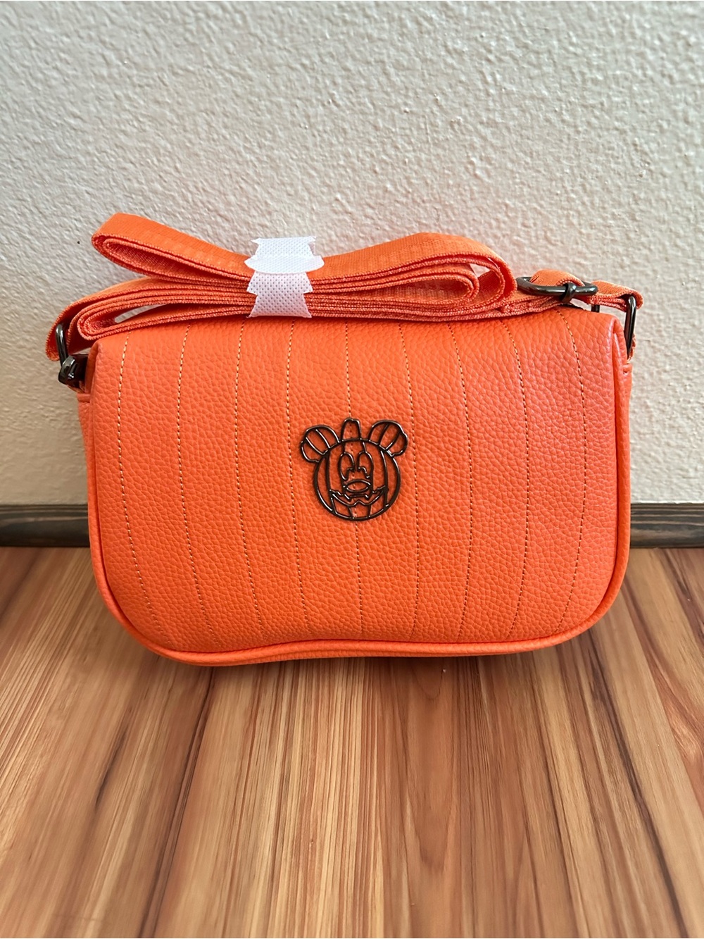 NWT Disney Mickey Mouse Jack o lantern Pumpkin Crossbody Bag - Picture 3 of 5